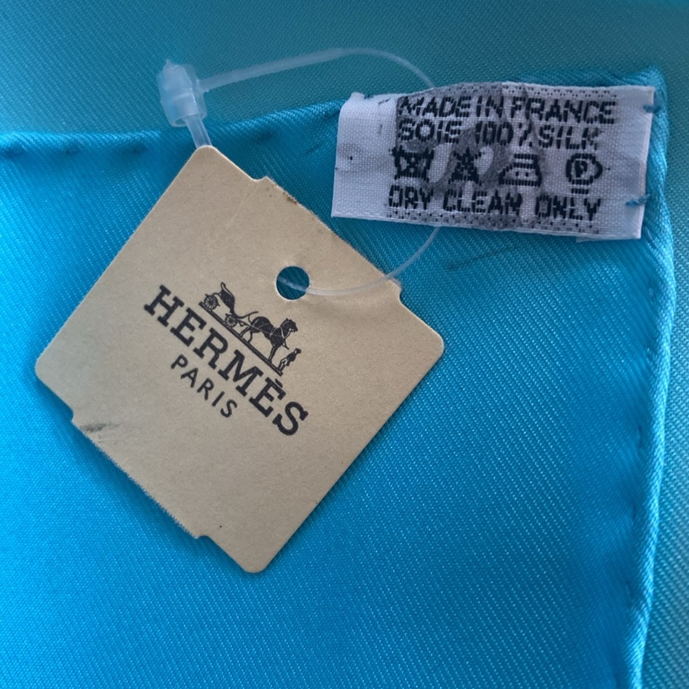 Hermes scarf. Des Fleurs Pour Le Dire - Picture 4 of 8